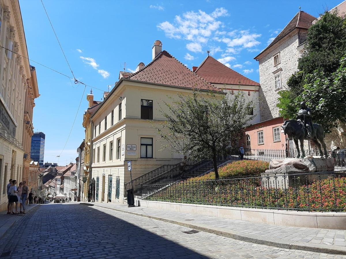 Apartment Azalea Zagreb Exteriör bild